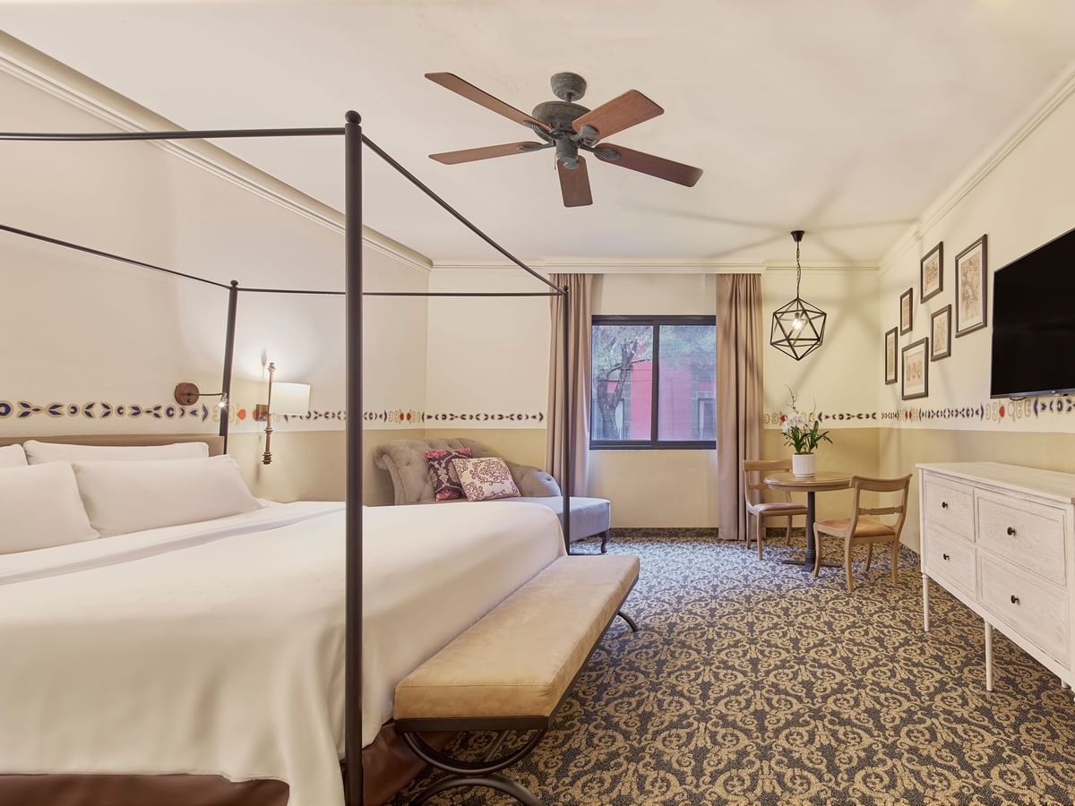 Bed & furniture in Accessible Room at Fiesta Americana Galindo